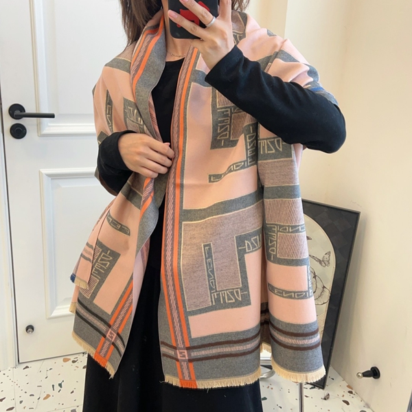 ブランドマフラー角部分ディテール